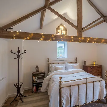 The End Place 페이틀리브리지